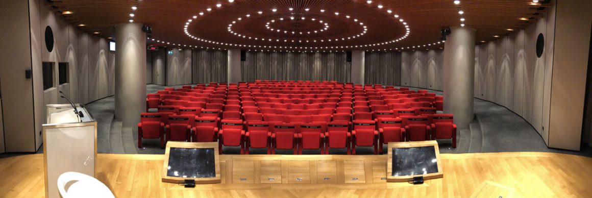 Auditorium-Scène-180-HIGH